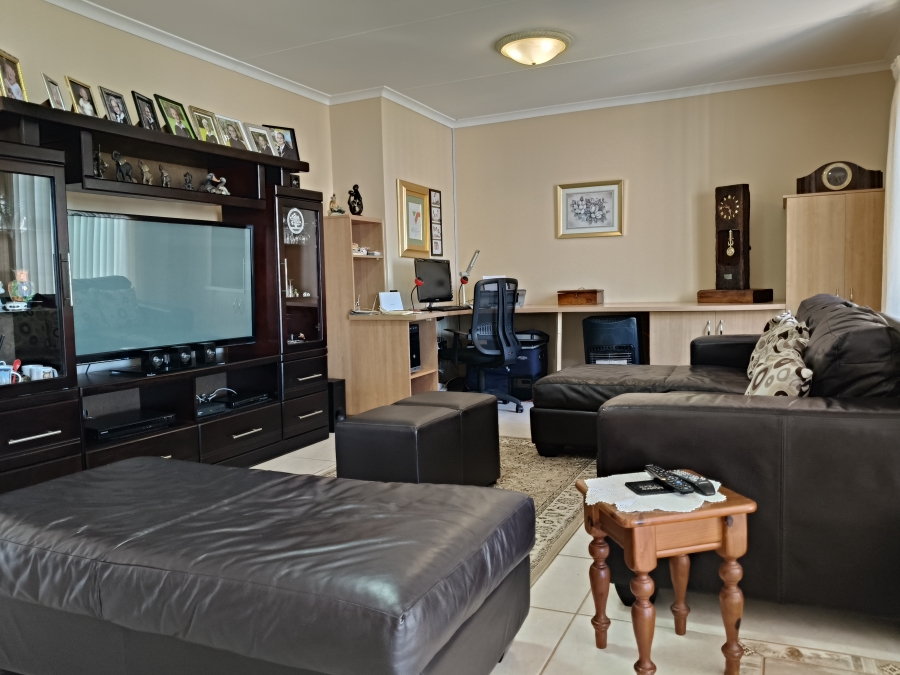 3 Bedroom Property for Sale in Wavecrest Eastern Cape